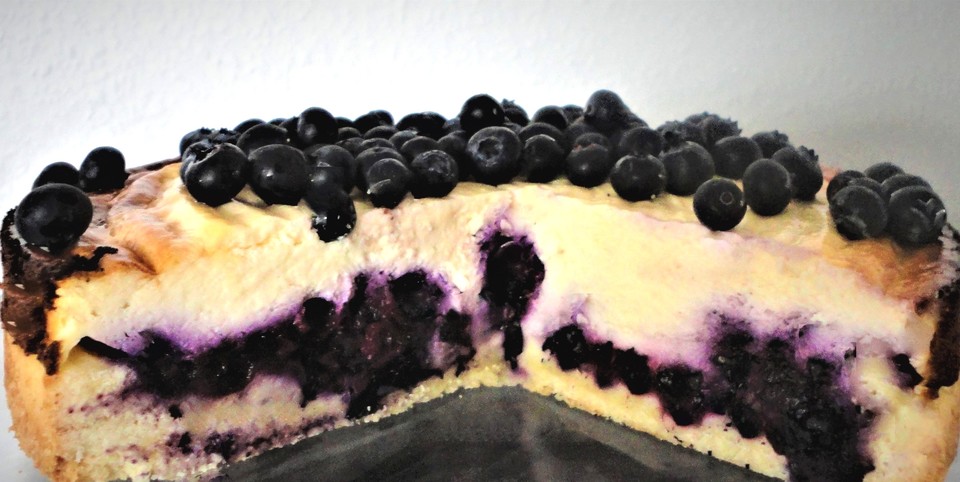 Flowers Heidelbeer-Käsekuchen von FlowerBomb | Chefkoch