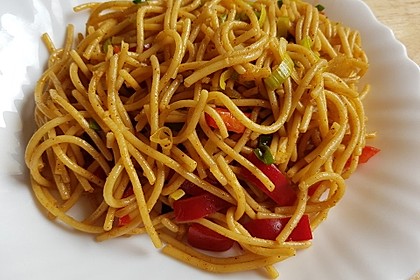 Spaghetti-Curry-Salat (Bild)