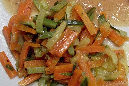 Zucchini-Möhren-Gemüse (Bild)