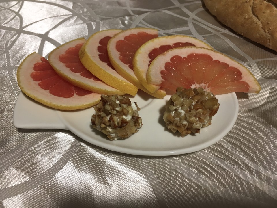 Frischkäse-Pralinen im Knoblauchkrokant-Mantel von neriZ. | Chefkoch