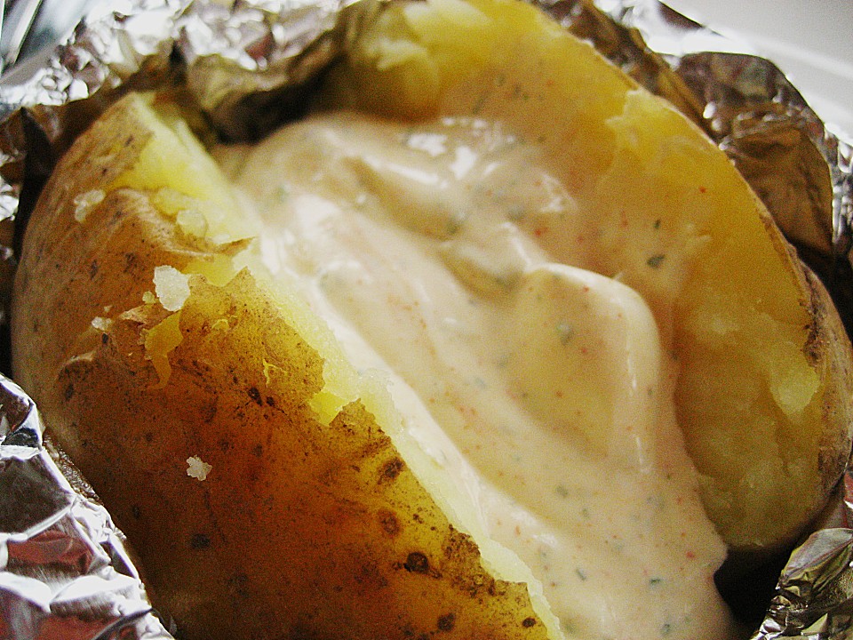 Folienkartoffel mit Kräuter-Dip von lmo | Chefkoch