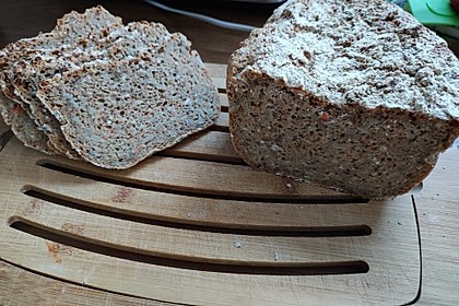 Kerniges schnelles Möhrenbrot (Bild)