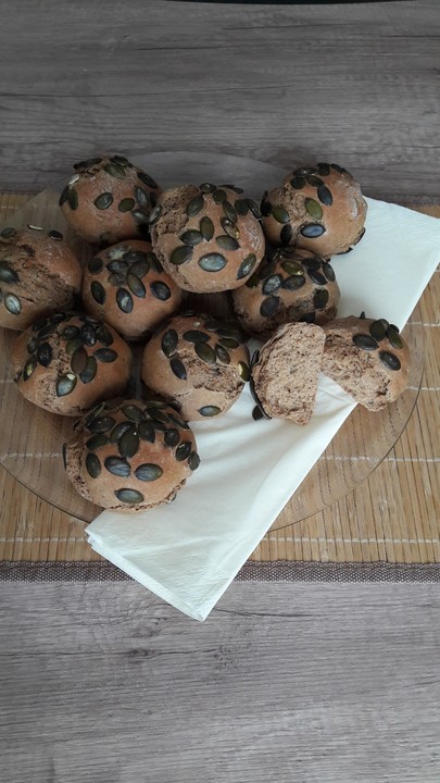 Vollkorn-Dinkel-Brötchen mit Kürbiskernen von cookyfee | Chefkoch.de