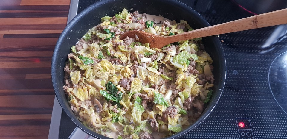 Wirsing-Hack-Pfanne mit Champignons von Chefboober | Chefkoch.de