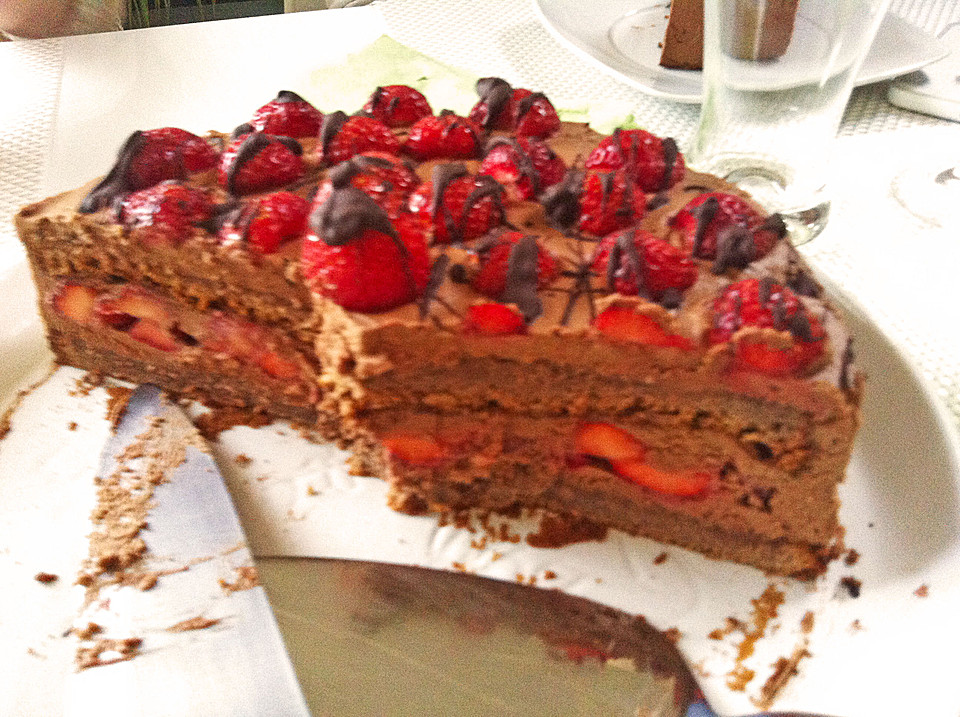 Erdbeer-Schokoladen Torte von dashonigkuchenpferd | Chefkoch