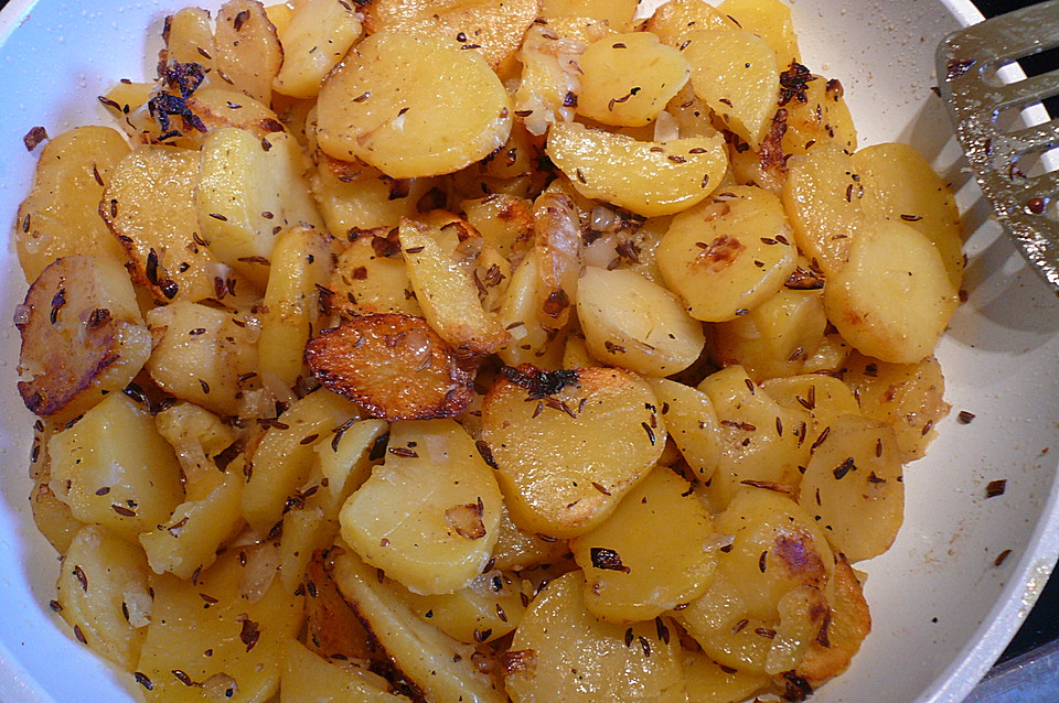 Bratkartoffeln aus rohen Kartoffeln von blondesDornröschen | Chefkoch