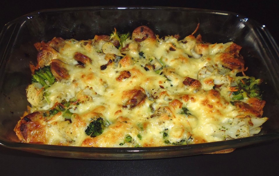 Brokkoli - Blumenkohl - Auflauf mit Thüringer Bratwurst | Chefkoch