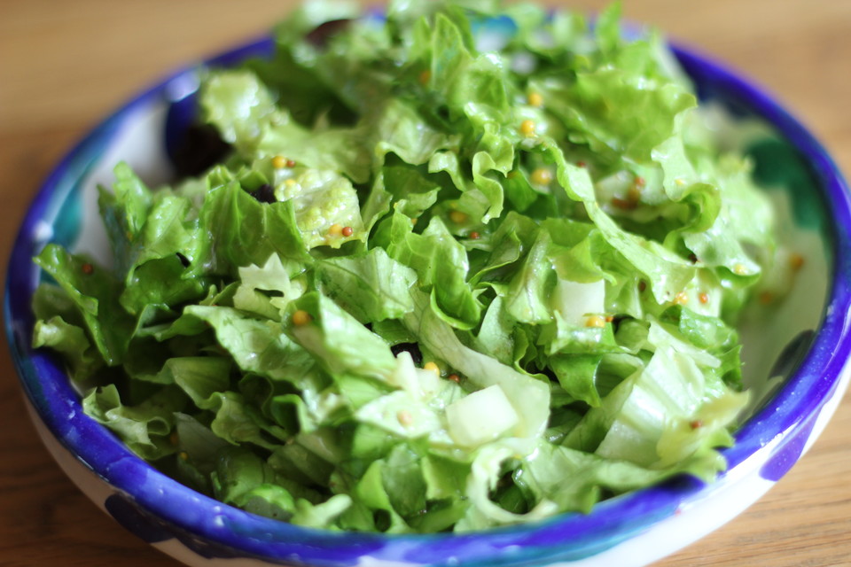 Endiviensalat mit Zwiebel-Senf-Marinade von junimondin ...