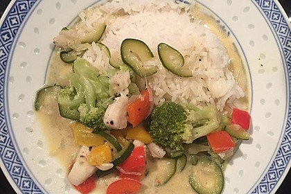 Fisch-Gemüse-Pfanne mit Kokosmilch, Low carb (Bild)