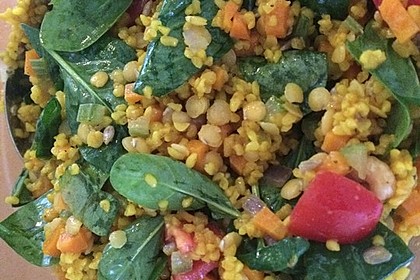 Puy Linsen-Bulgur-Salat mit frischem Spinat (Bild)
