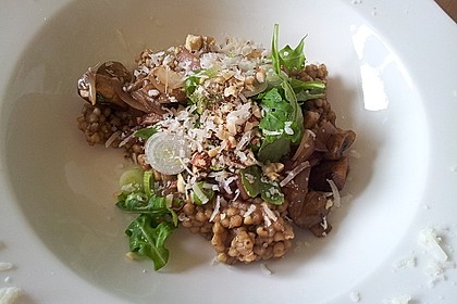 Buchweizen "Risotto" mit Rucola und Zwiebel-Champignon-Gemüse (Bild)