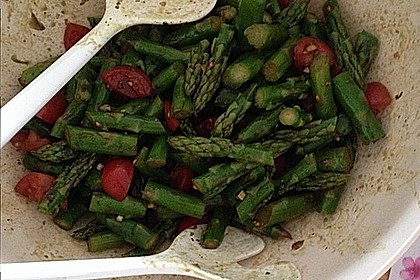 Spargel-Brot Salat (Bild)