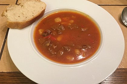 Gulaschsuppe im Kessel oder Topf von FredJupiter | Chefkoch.de