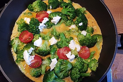 Brokkoli-Curry Omelett (Bild)
