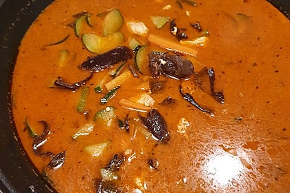 Hühner-Kokos-Curry-Suppe (Bild)