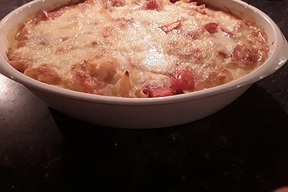 Cremiger Nudelauflauf mit Tomaten und Mozzarella (Bild)