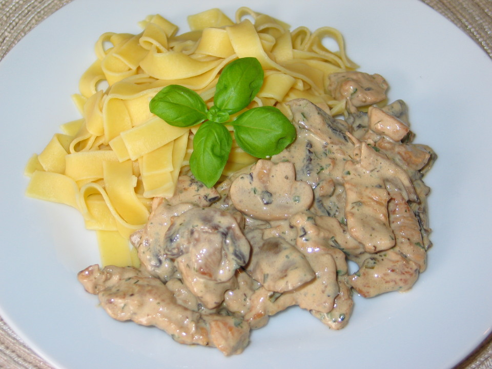 Puten-Pilz-Geschnetzeltes in Käsesauce von koepe50 | Chefkoch Puten-Pilz-Geschnetzeltes in Käsesauce von koepe50 | Chefkoch