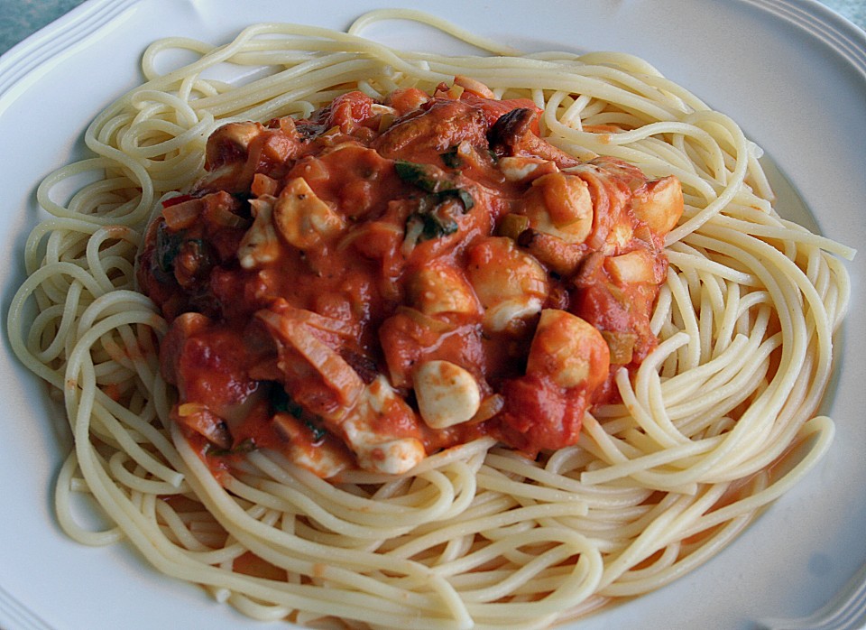 Spaghetti mit Champignon - Tomatensauce von hadassa | Chefkoch