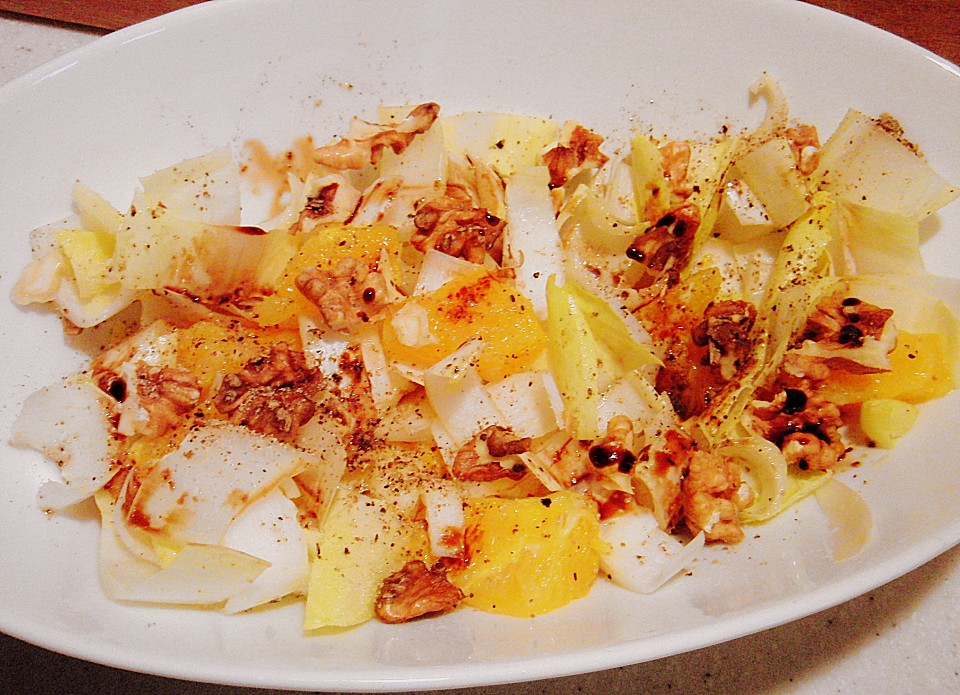 Chicoreesalat mit Orangen von witwebolte | Chefkoch