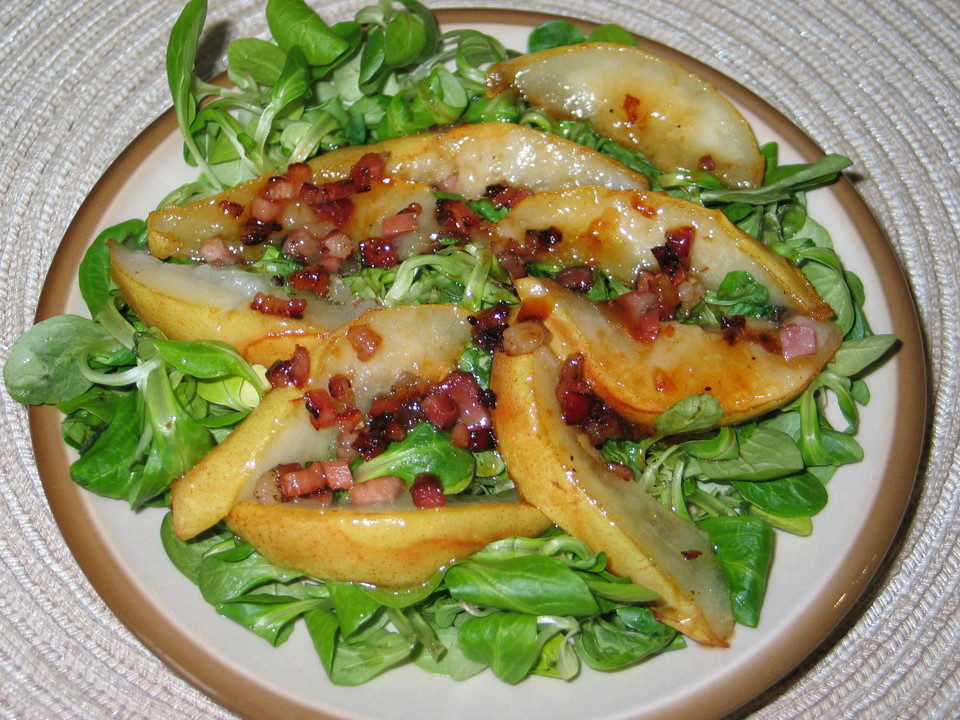 Feldsalat mit gebratenen Birnen und Bacon von LizzieBeth | Chefkoch