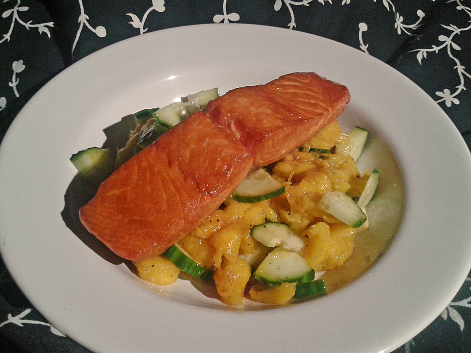 Lachs auf Mango-Gurken-Salat von Untrennbar | Chefkoch