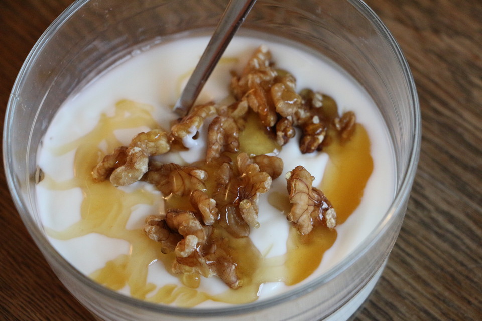Griechischer Joghurt mit Honig und Nüssen von Julesternchen8 | Chefkoch