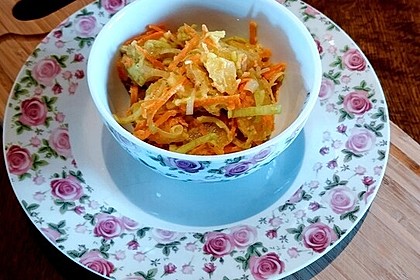 Kartoffelsalat mit Lauch und Karotten (Bild)