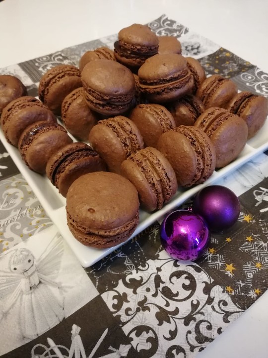 Schokoladen-Mandel-Macarons von hexe_67 | Chefkoch.de