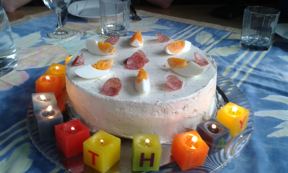 Frischkäsetorte mit Wurst und Käse von Ilsepaul | Chefkoch