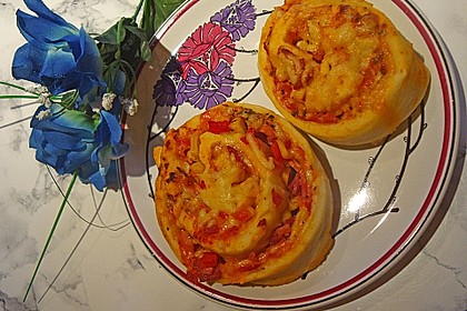 Pizzaschnecken pikant (Bild)