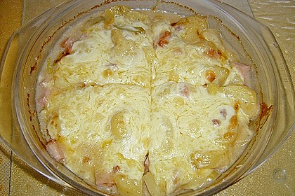 Überbackene Béchamel - Kartoffeln mit Fleischwurst (Bild)