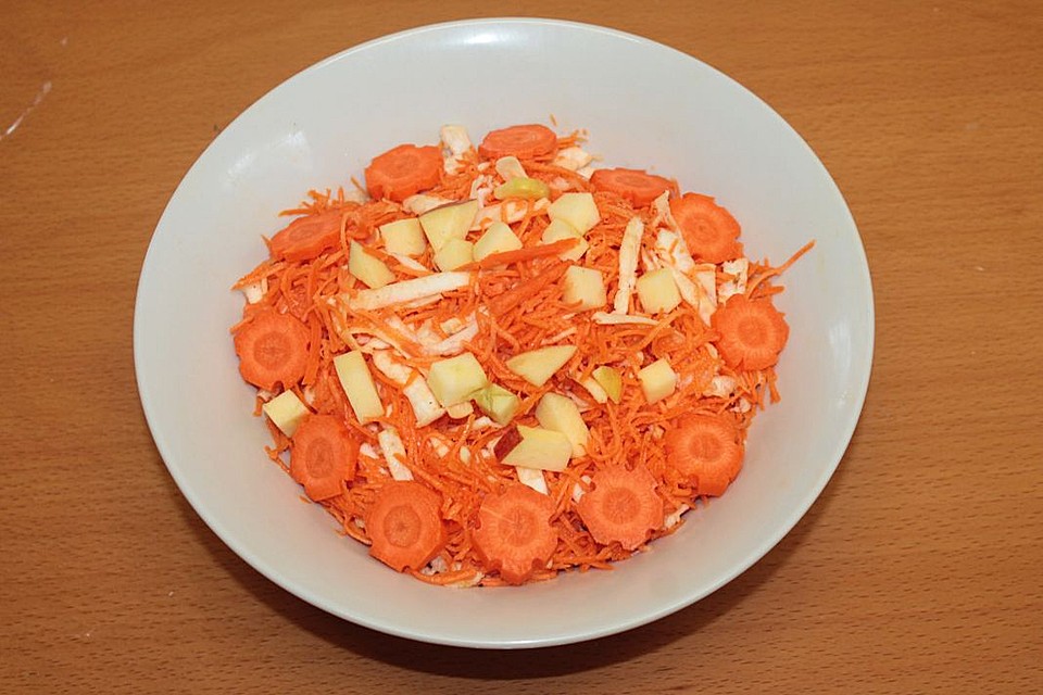 Karotten - Sellerie - Salat von katrinwien | Chefkoch