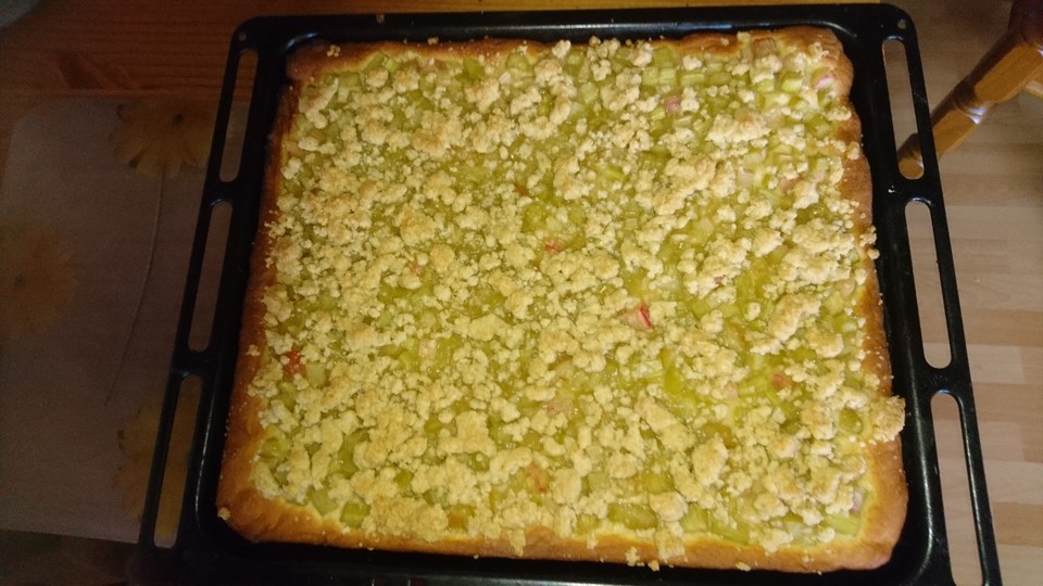 Rhabarber - Streusel Kuchen auf Quark - Öl Teig | Chefkoch