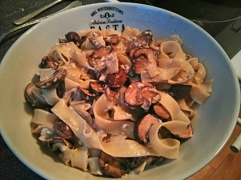 Tagliatelle mit Champignons in Trüffel-Ei-Creme von Joe_Chip | Chefkoch