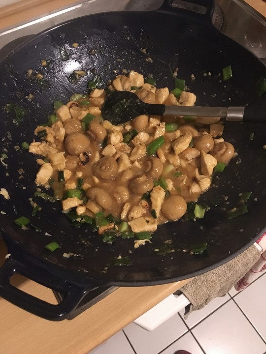 Glasiertes Huhn mit Hoisinsauce und Cashewkernen von Vader | Chefkoch