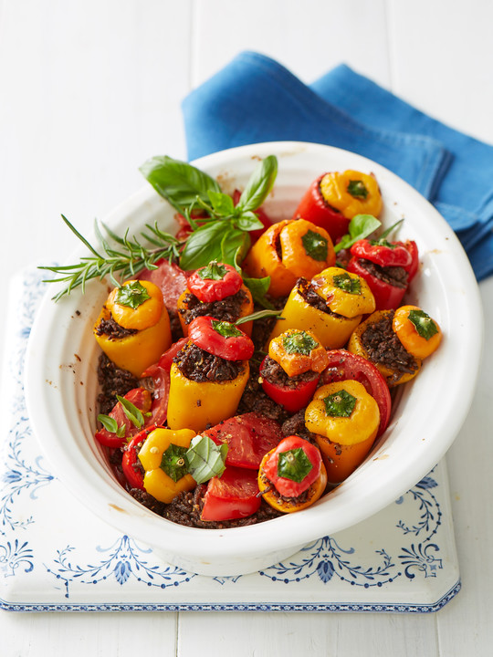 Gefüllte Mini-Paprika auf Tomatenbett von Minimouse66 | Chefkoch