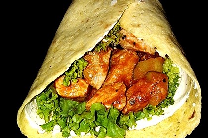 Wrap mit Hähnchen-Paprika-Zucchini-Füllung (Bild)