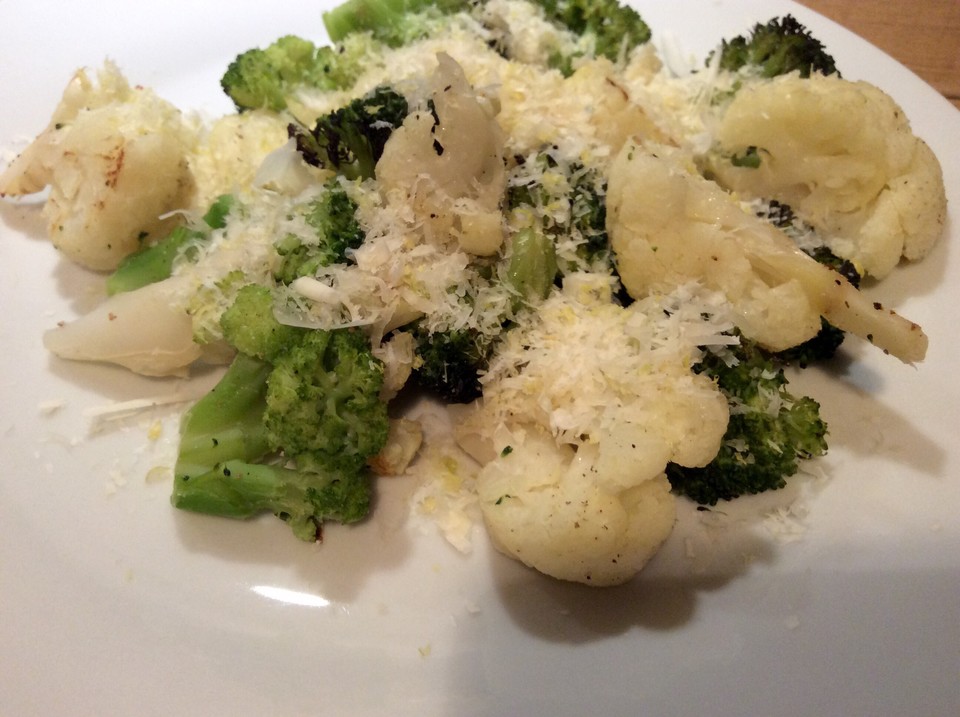 Gerösteter Brokkoli und Blumenkohl von drmouche | Chefkoch Gerösteter Brokkoli und Blumenkohl von drmouche | Chefkoch