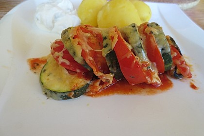 Zucchini-Tomaten-Mozzarella-Gratin (Bild)