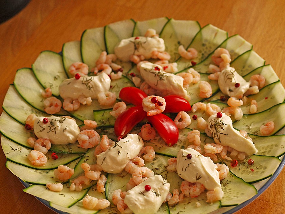 Gurken-Carpaccio mit Garnelen - Ein gutes Rezept | Chefkoch