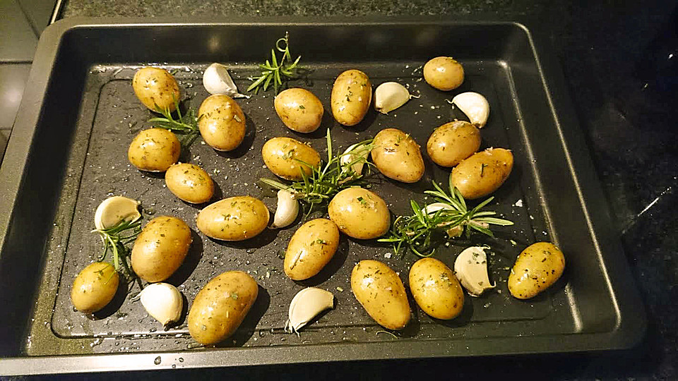 Rosmarinkartoffeln mit Knoblauch aus dem Ofen von BlackVoodoo | Chefkoch