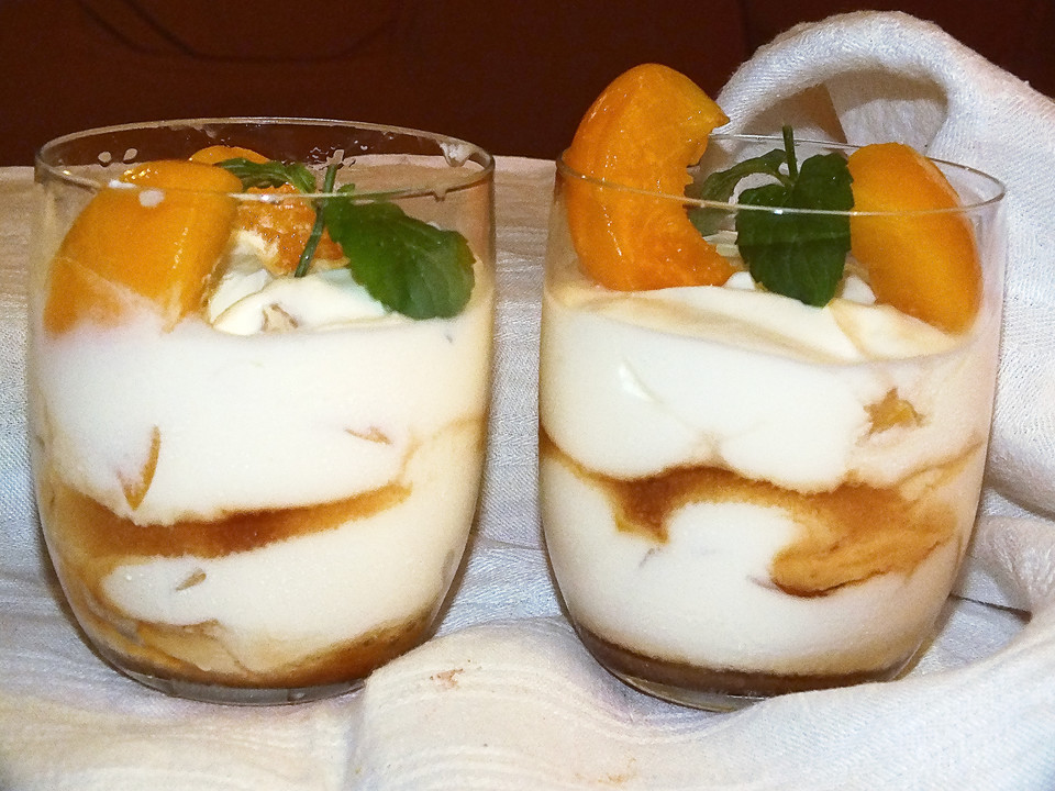 Griechischer Joghurt mit Pfirsich im Glas von abydos21 | Chefkoch