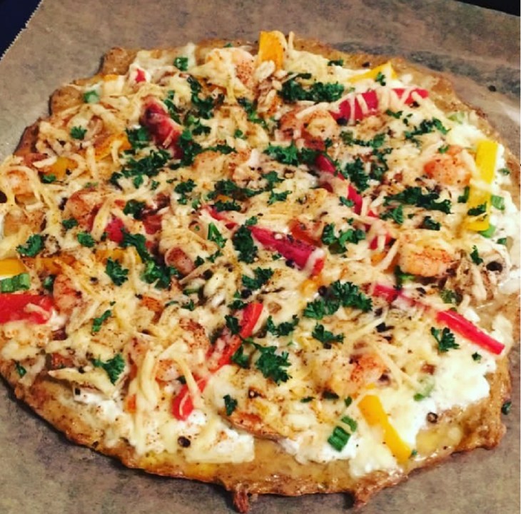 Pizza mit Thunfisch-Ei-Boden von Eat-Healthy | Chefkoch