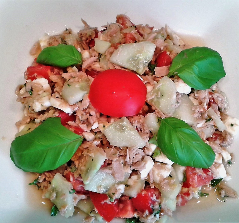 Thunfischsalat mit Ei, Avocado und Tomaten von ninalein1990 | Chefkoch