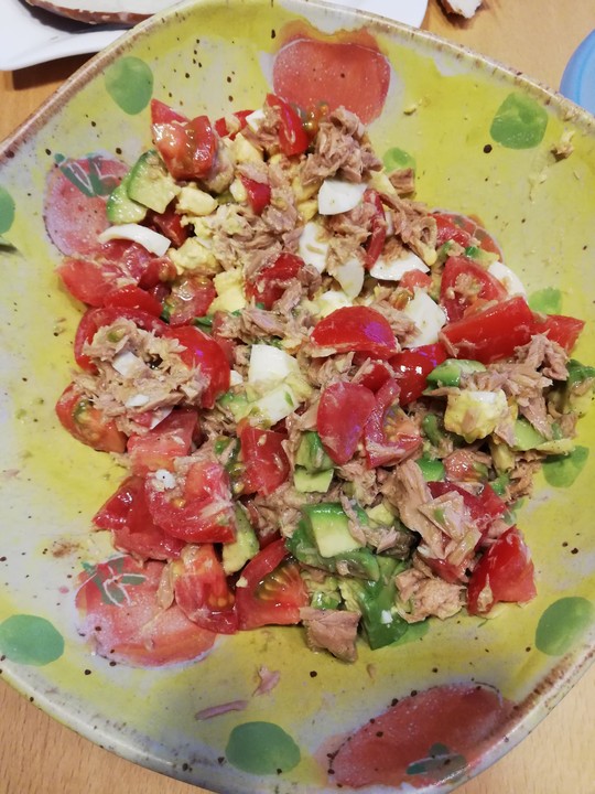Thunfischsalat mit Ei, Avocado und Tomaten von ninalein1990 | Chefkoch
