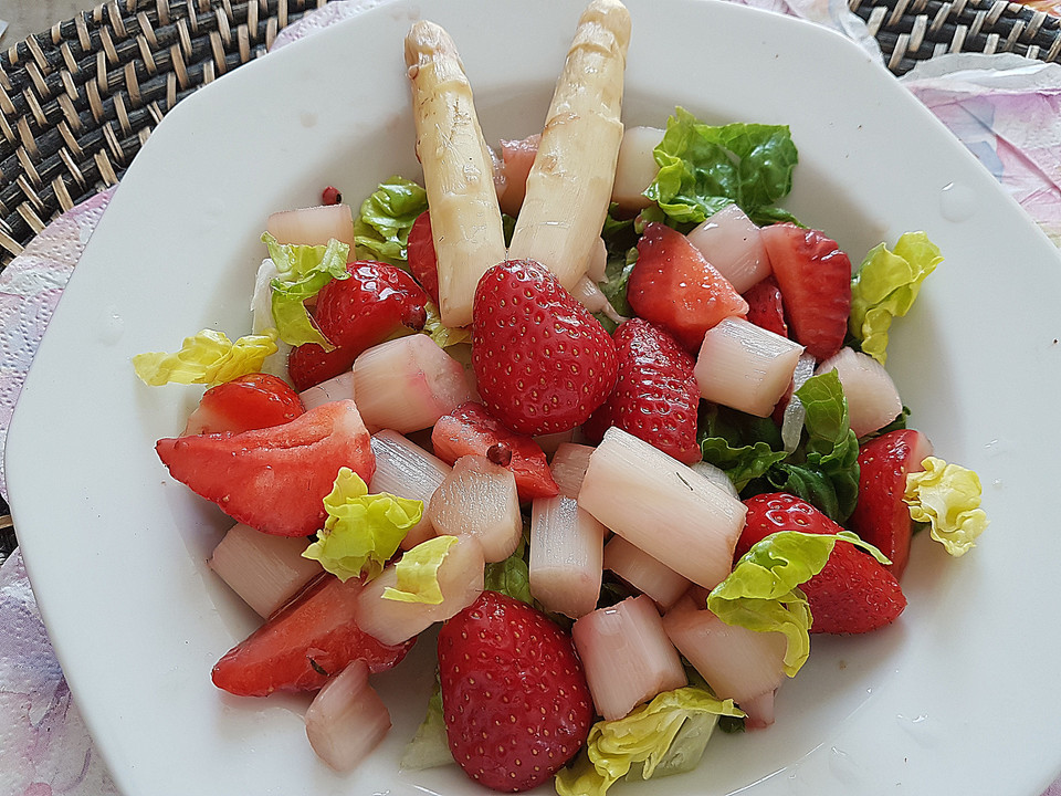 Spargel-Erdbeer-Salat von Fr8schk8ch | Chefkoch