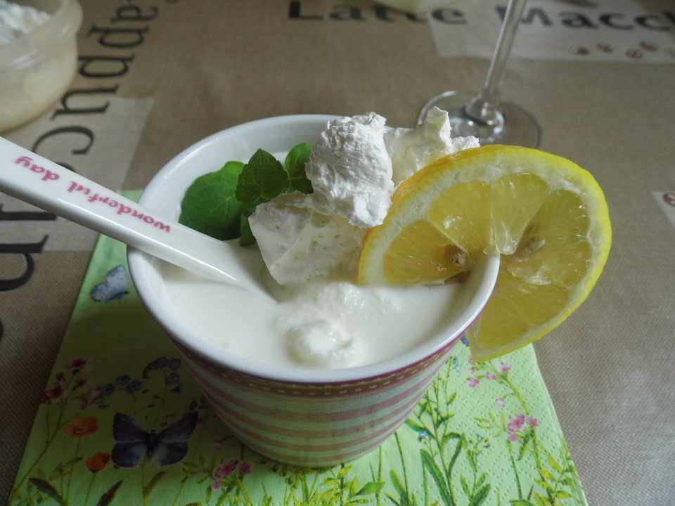 Buttermilch-Zitronen-Eis von pralinchen | Chefkoch
