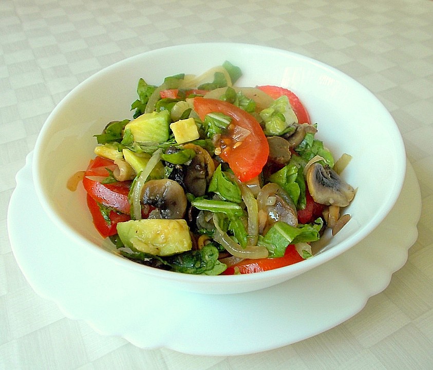 Champignon-Tomaten-Avocado-Salat von Silbernerstern | Chefkoch