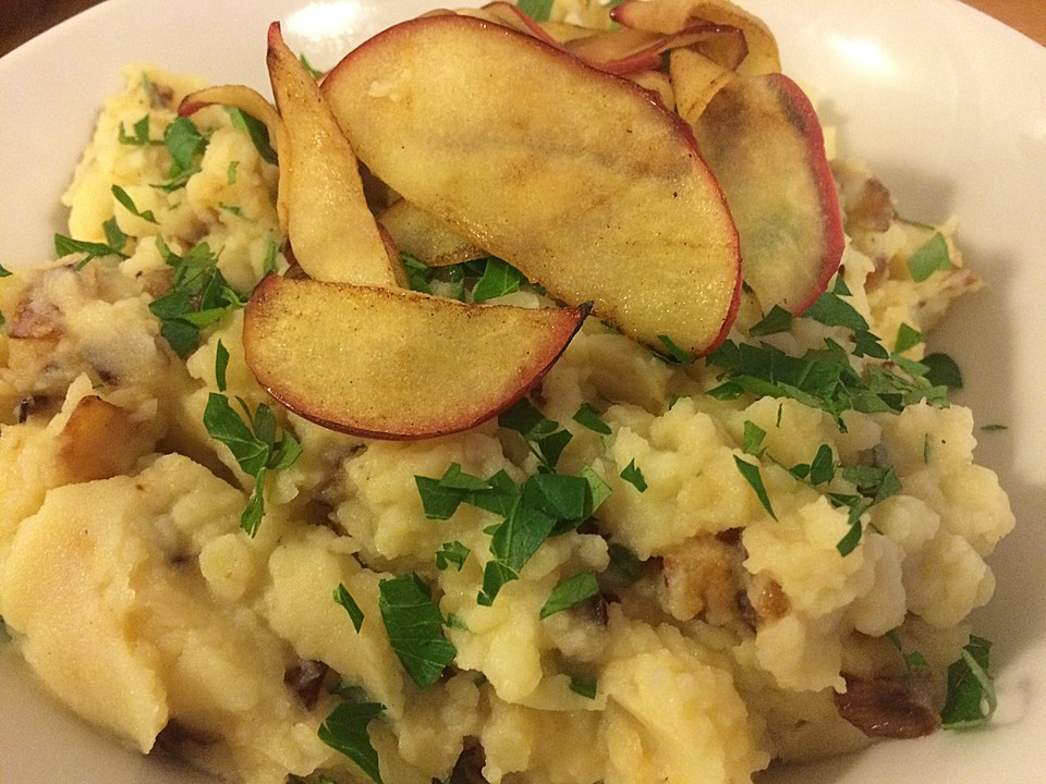 Kartoffelpüree mit Röstzwiebeln und Apfelscheiben von Goeteborg | Chefkoch