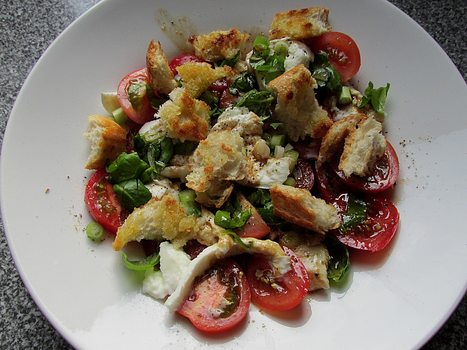 Tomaten-Mozzarella-Brotsalat von abydos21 | Chefkoch